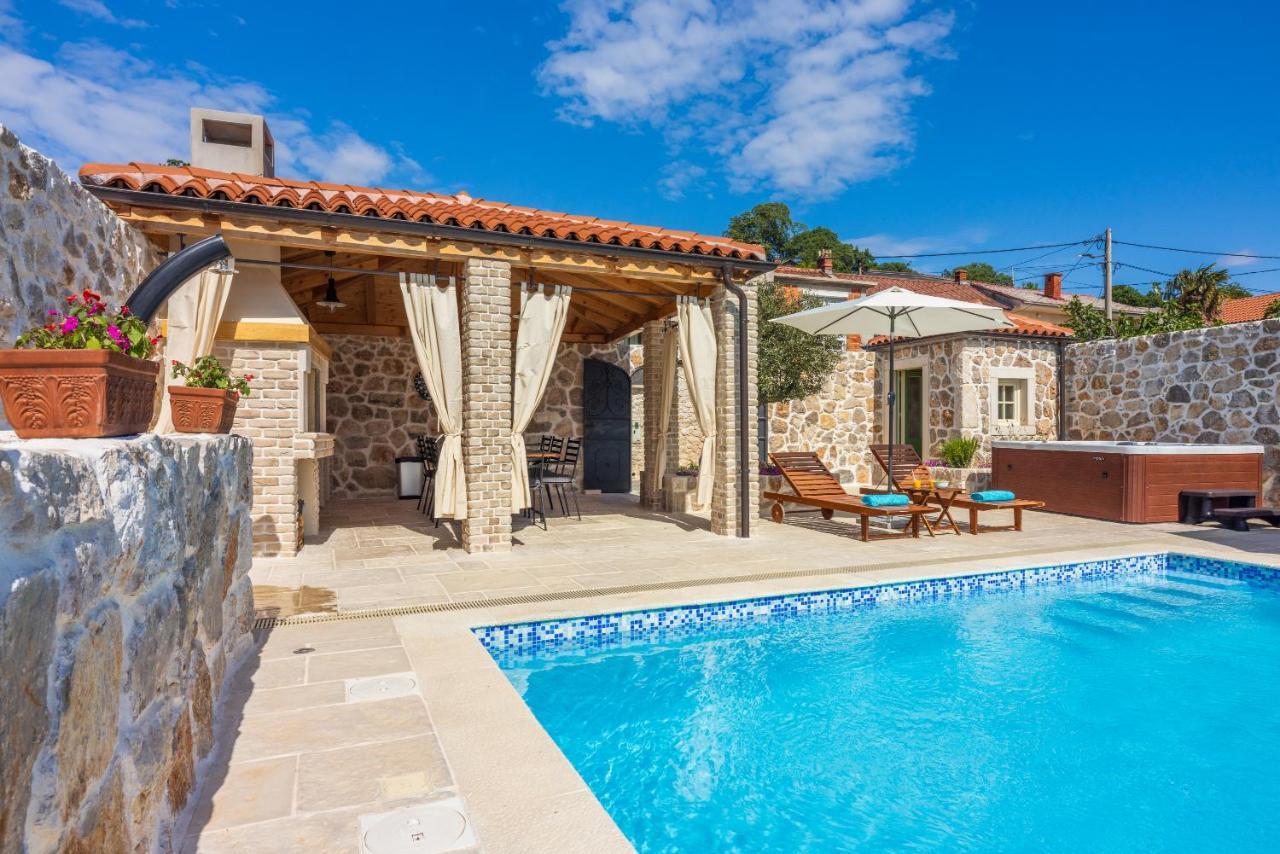 Vila Stone Mavric