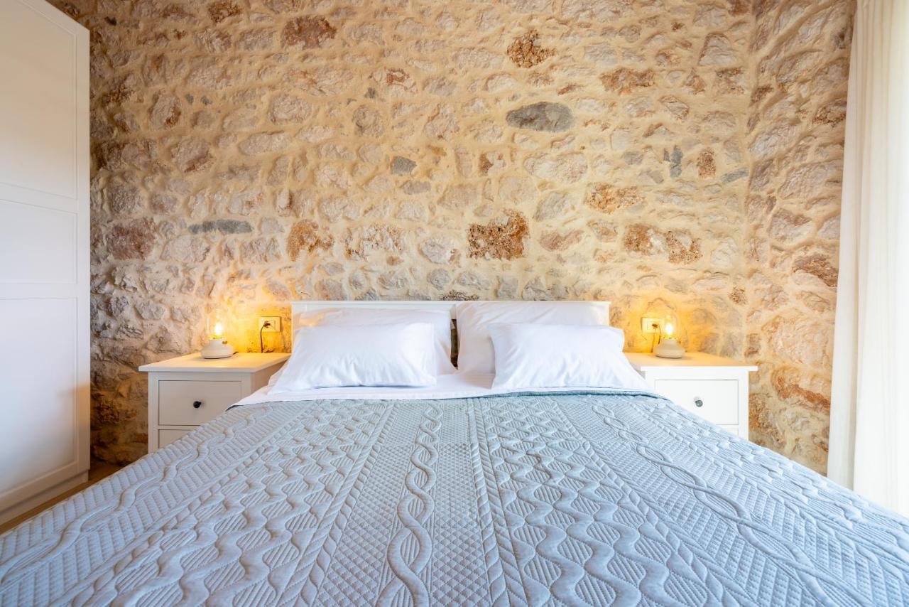 Stone Mavric *