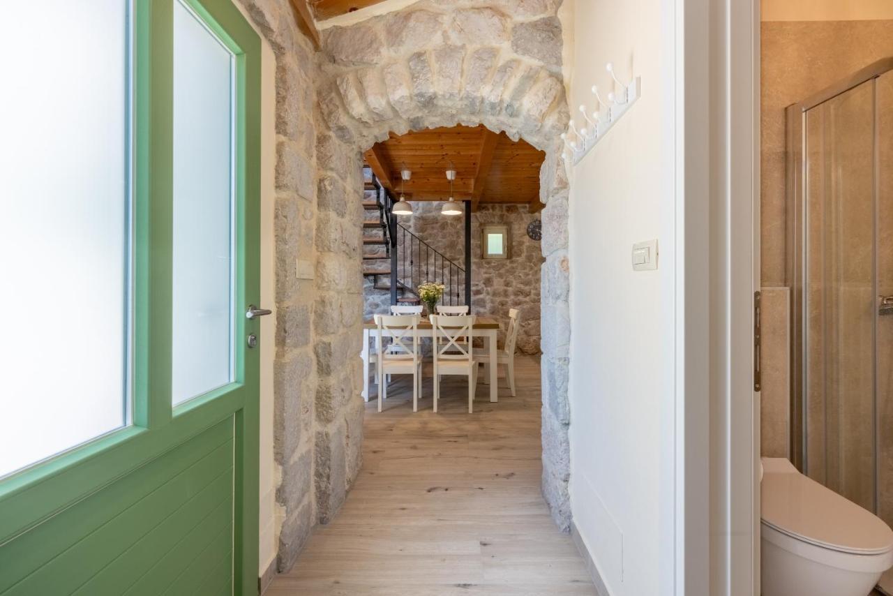 Stone Mavric